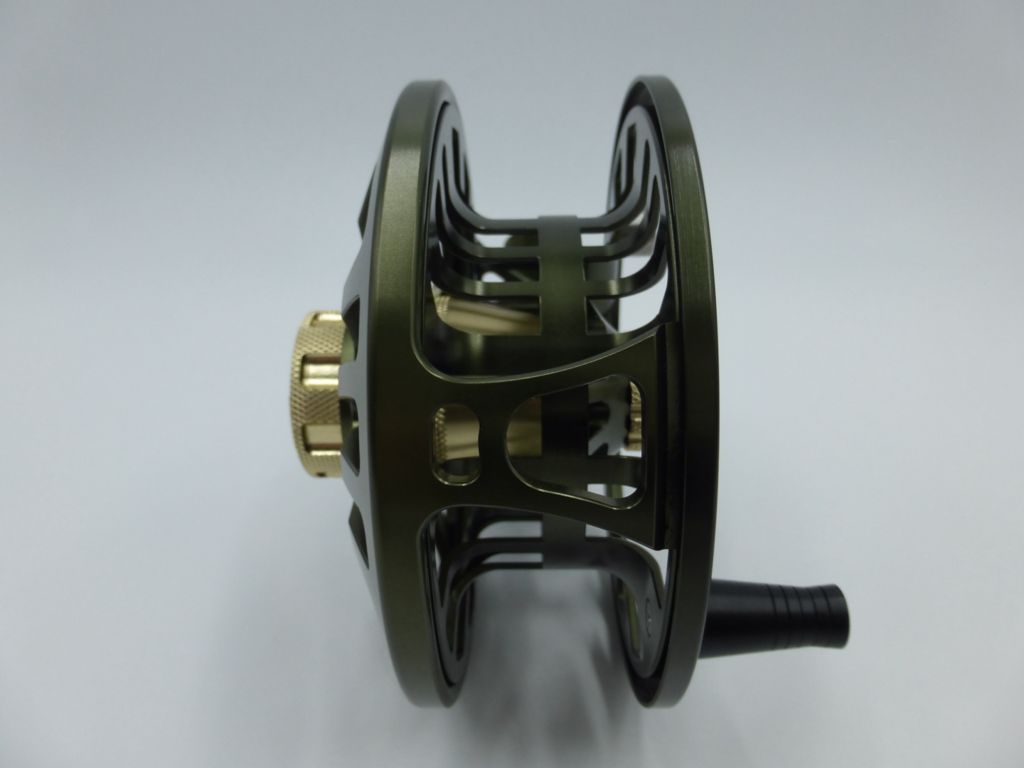 A&M 7 Serie # 7/8 Olive/Gold Fly Reel - www.amfishingtackle.com -   - www.amfishingtackle.de