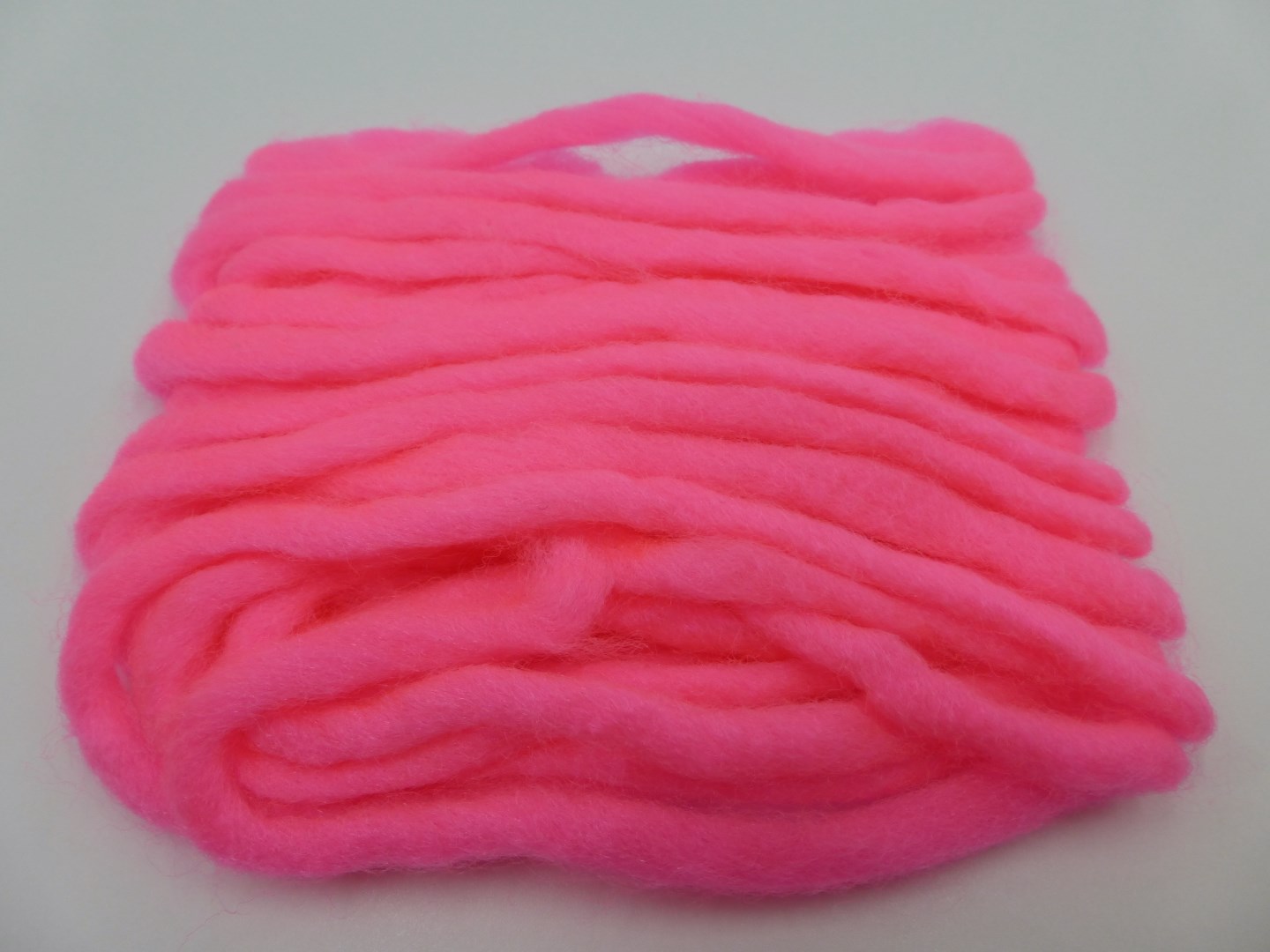 Egg Yarn Fluo Pink