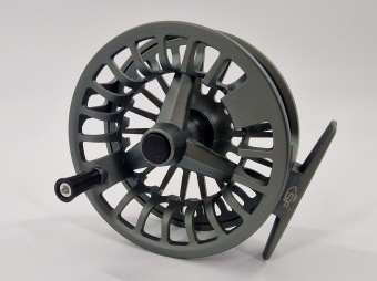 SF Fly Reel Matt black 5/6 Drukknop - Aanbieding
