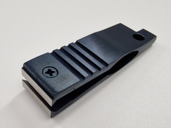 A&M WOLF Nipper Black