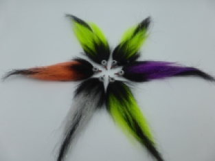 Size 6/0 A&M Pike Streamer All White Flash